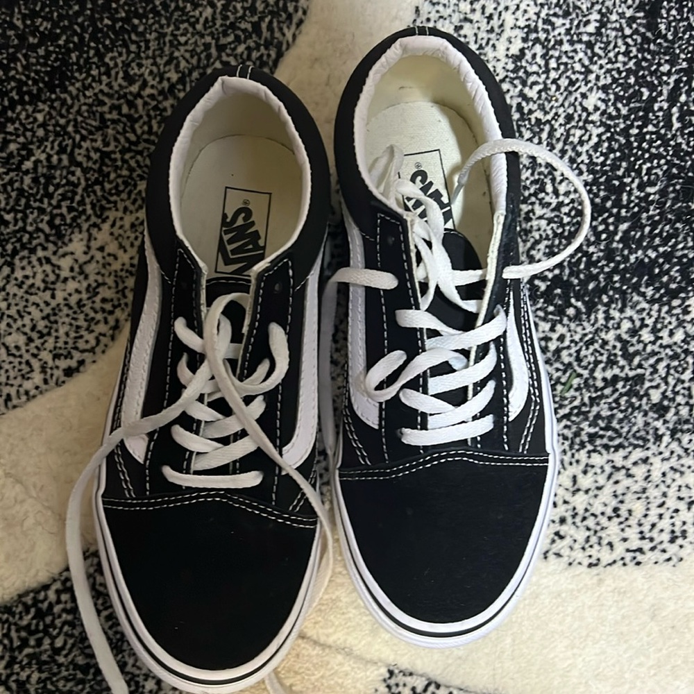 💜 M545 Vans Black shoes size 3.5